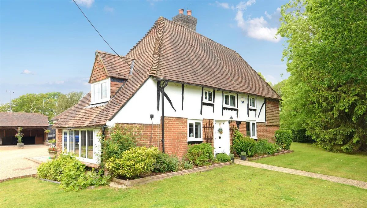 Grade II listed equestrian, rural village Maidstone