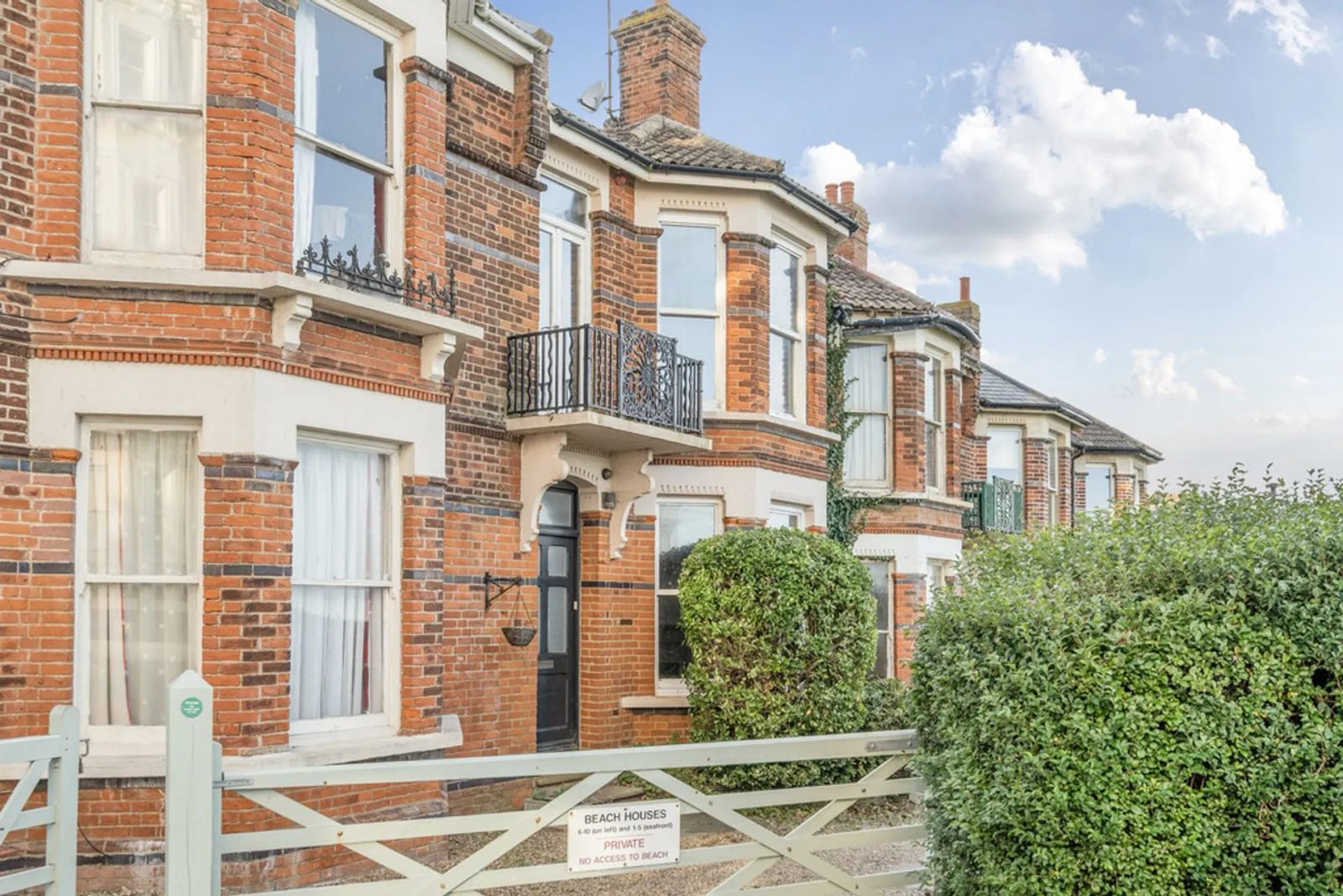 3 bed mid-terraced house for sale in Royal Crescent, Margate, CT9
