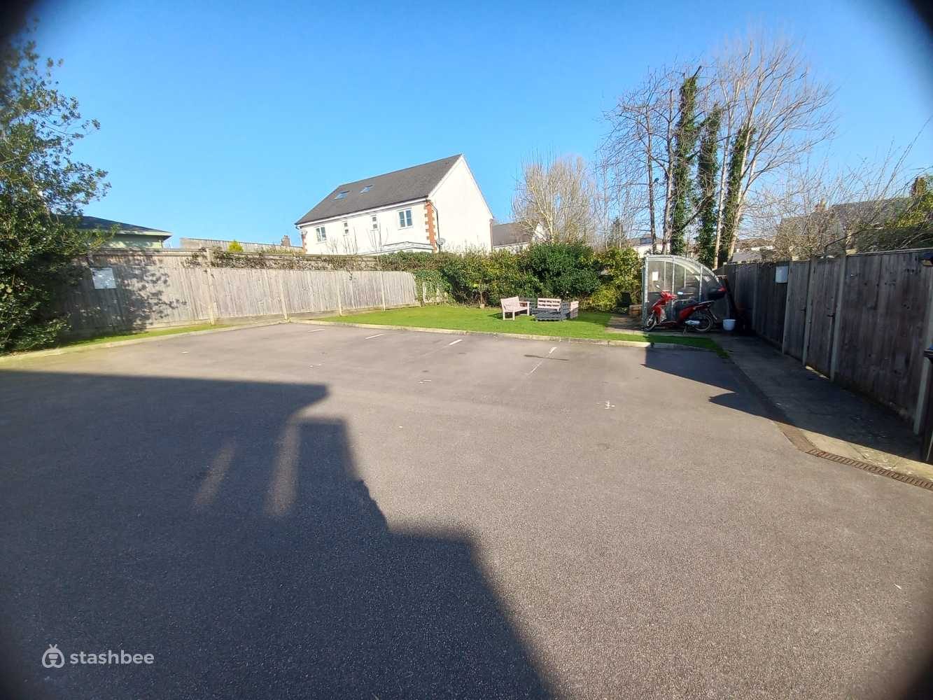 Parking Space to Rent in Redhill, RH1