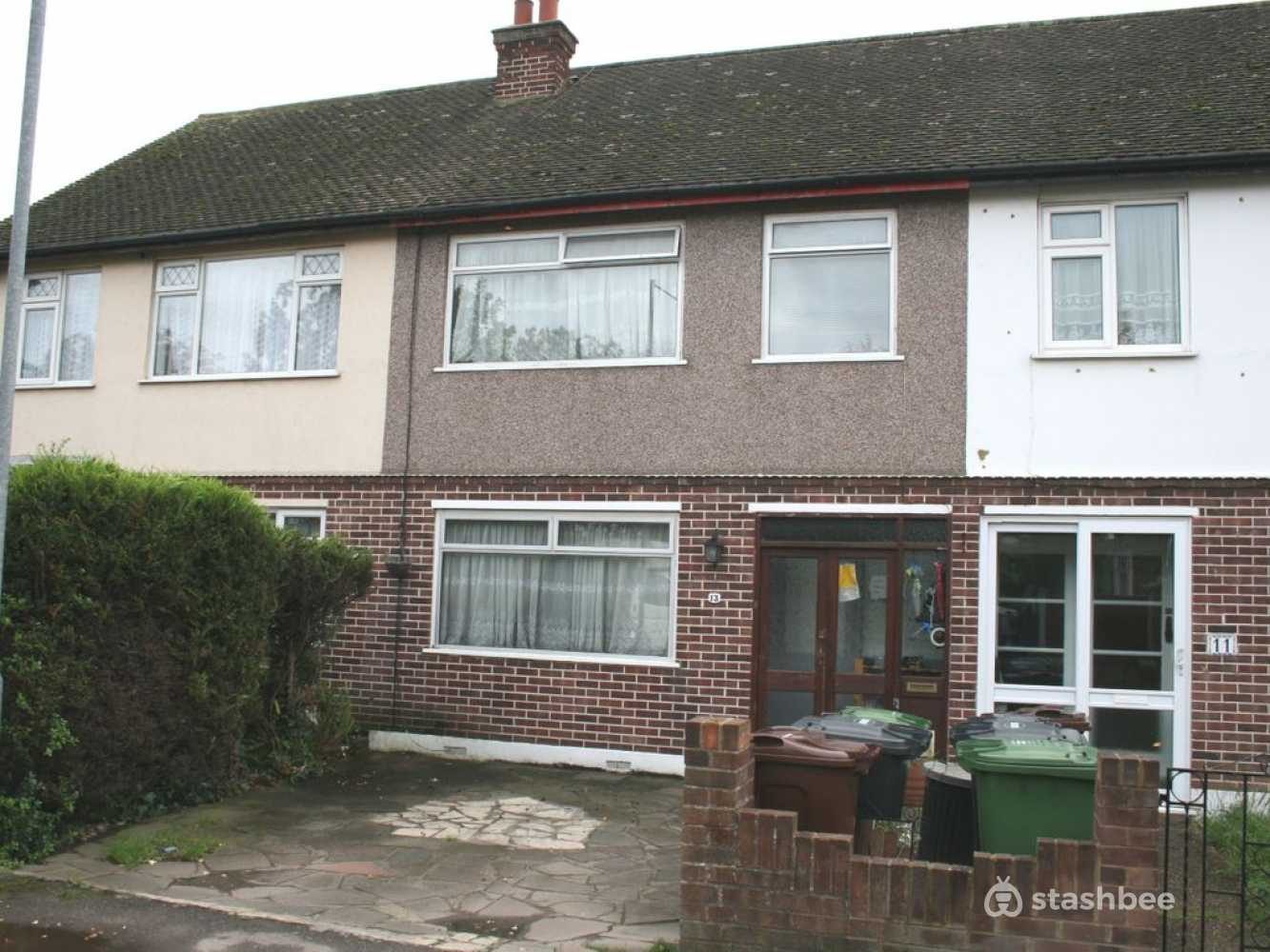 Parking Space to Rent in Romford, RM6