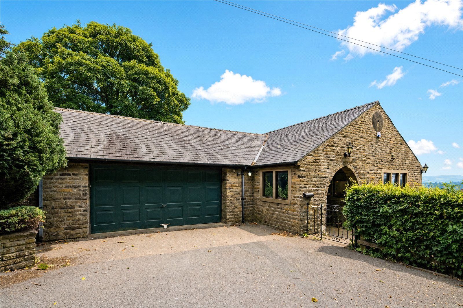 Bradford: detached bungalow with a pool