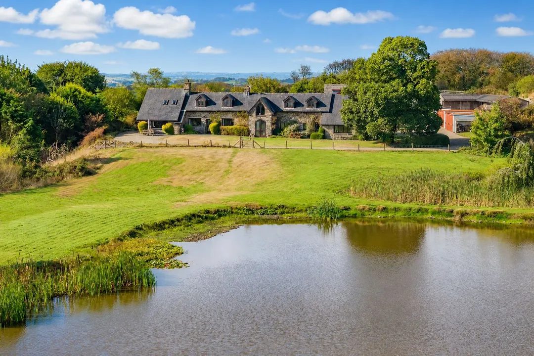 Detached house with outbuildings, Tregaron