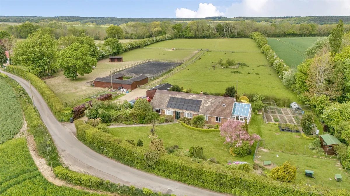 Canterbury: equestrian with outbuildings