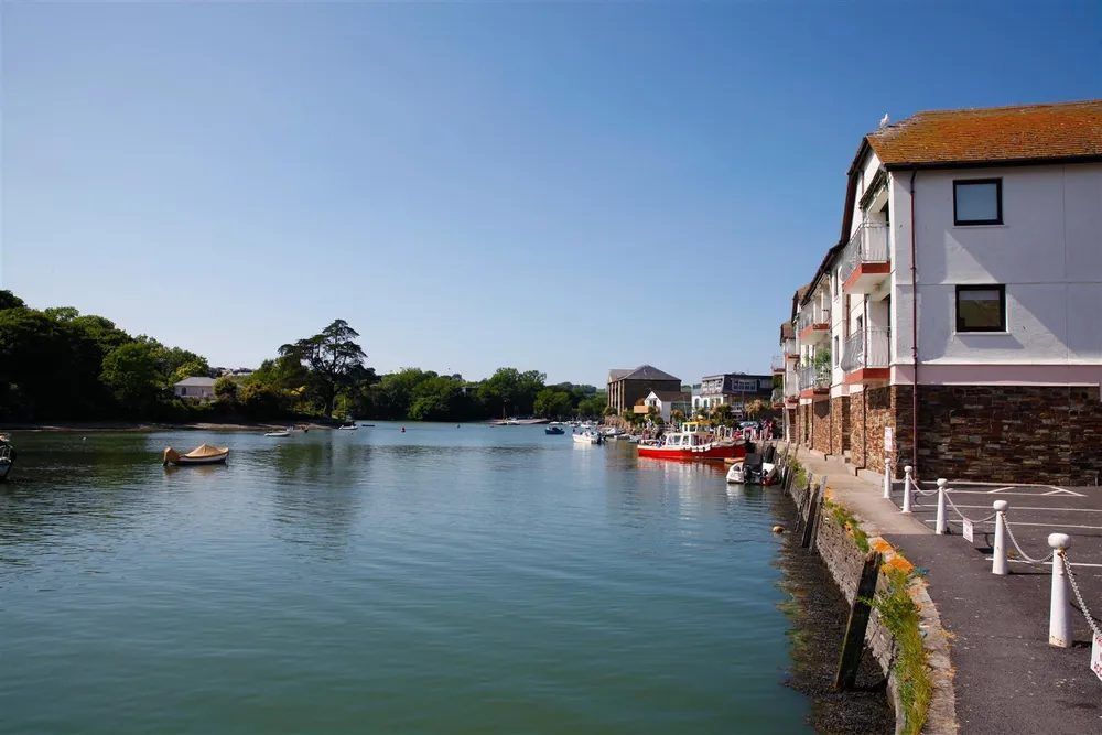 Apartment with a mooring in Kingsbridge