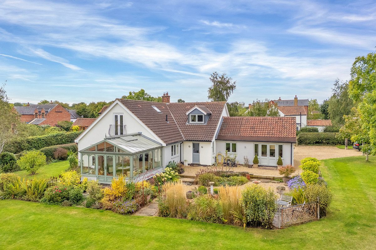 Detached House for sale with 3 bedrooms, King Street, Nether Broughton