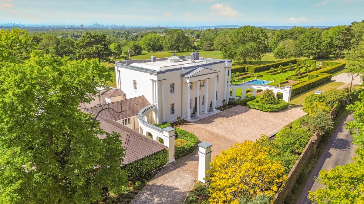 Grade II listed country house in Essex IG10