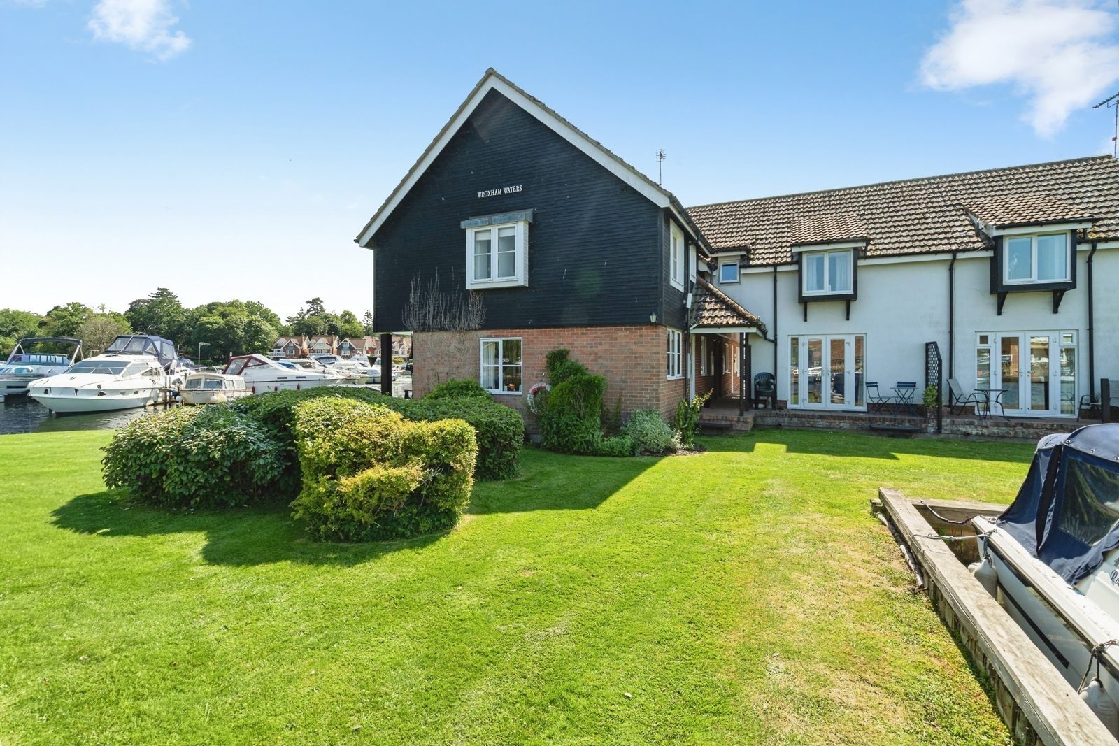 Norwich: terraced house with a mooring