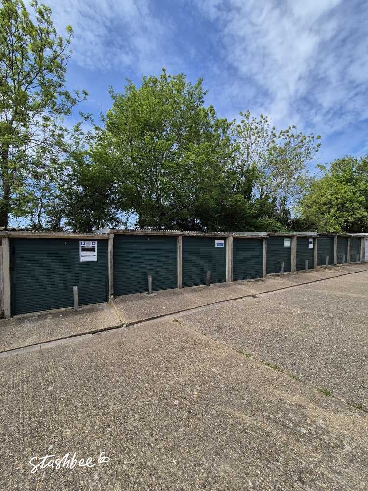 Lock-up Garage to Rent at West Side of Leaf Road (Block 18), LU5 5JG