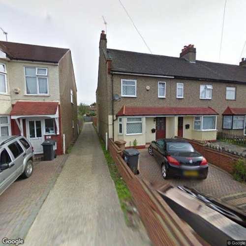 Garage to Rent in East London, E4