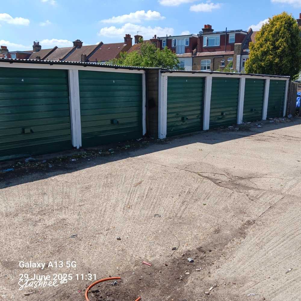Lock-up Garage to Rent at off Craven Road/Bingham Road, CR0 7EH