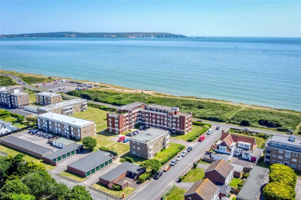 Lymington: period waterfront apartment