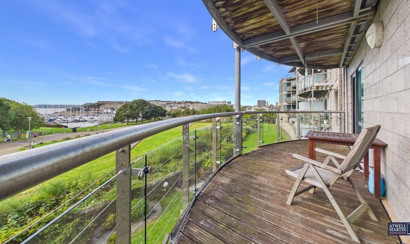 Chain free waterfront apartment in Explore 3D space