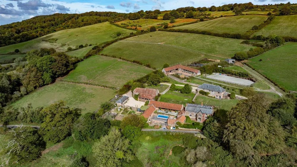 Farmhouse with a pool in Taunton