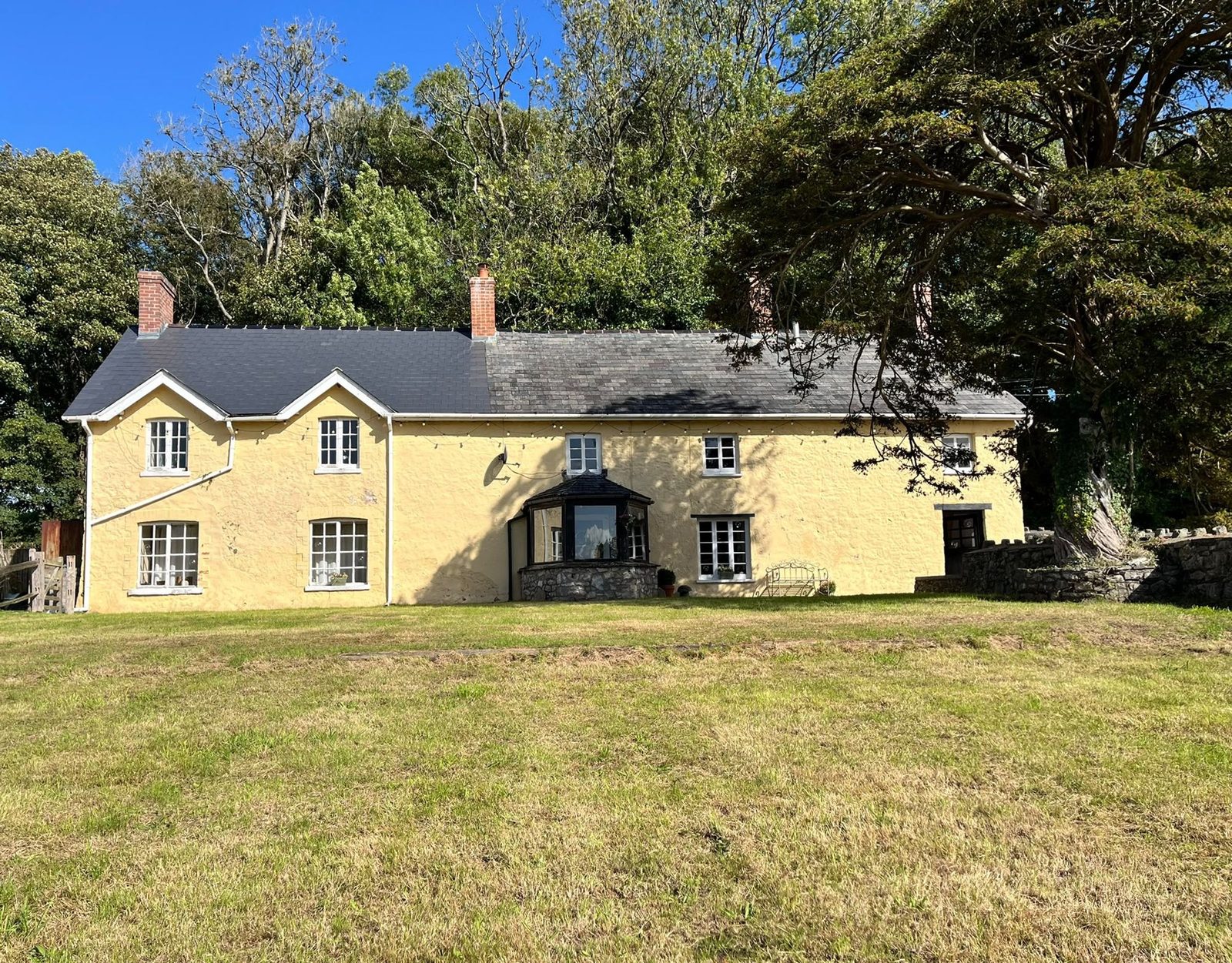 Grade II listed farmhouse in Cowbridge