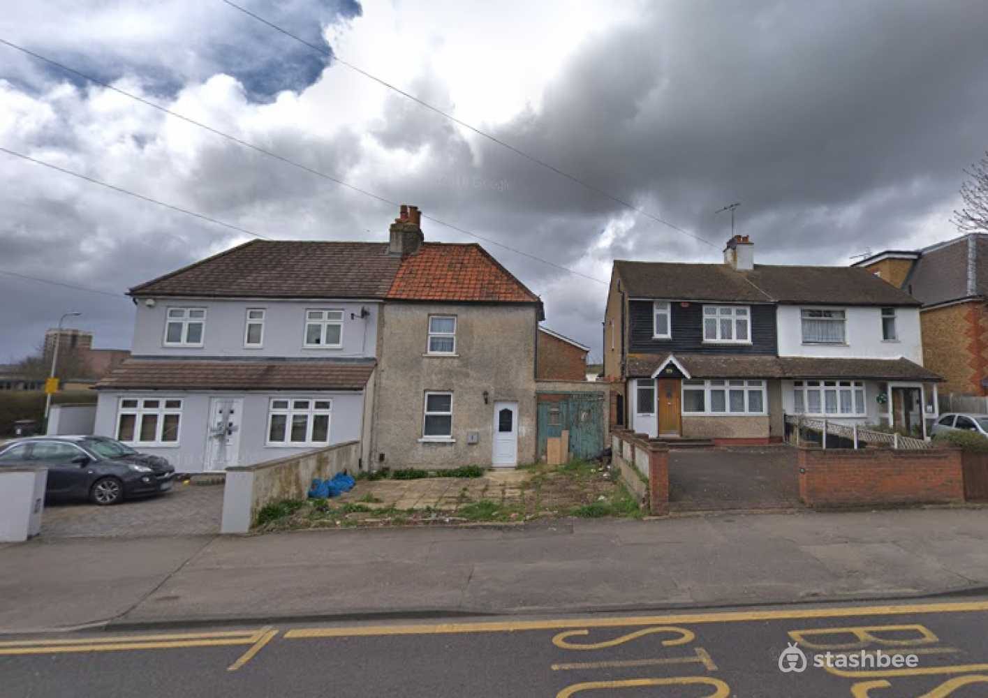 Parking Space to Rent in Romford, RM3