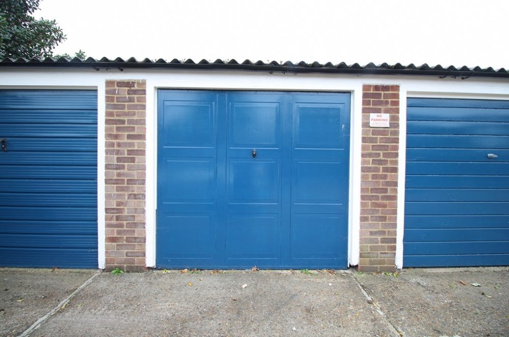 Garage on Hibernia Road, Hounslow, TW3