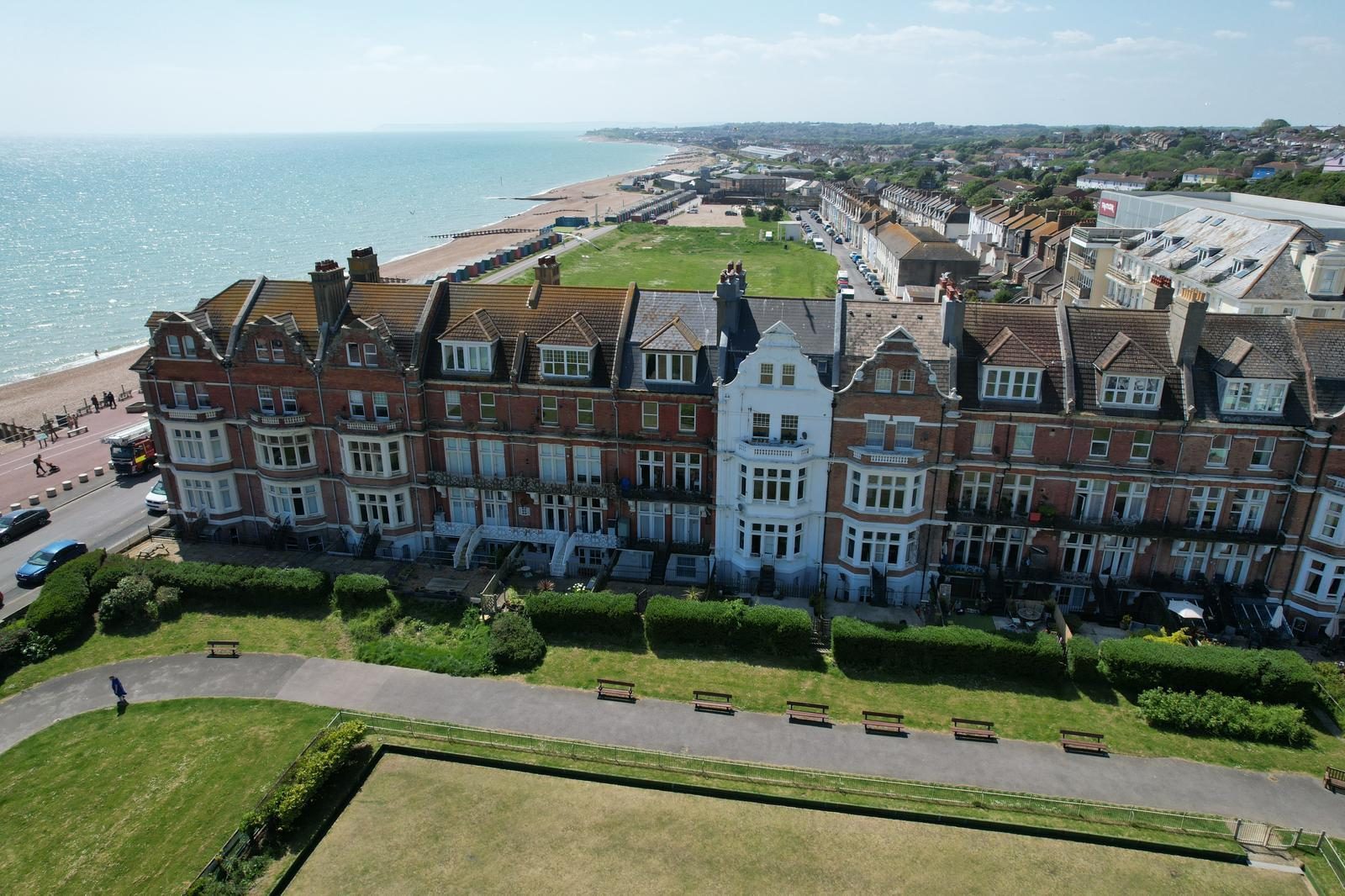 Period waterfront apartment in Grosvenor Gardens St Leonards Sea