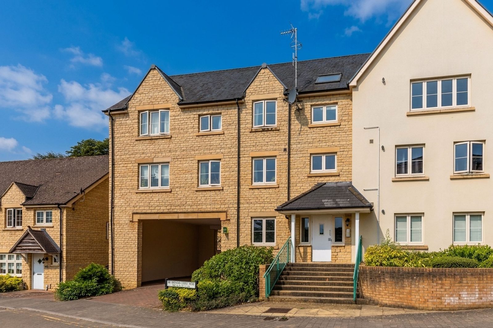 2 bedroom flat, Sir Bernard Lovell Road, Malmesbury, Malmesbury