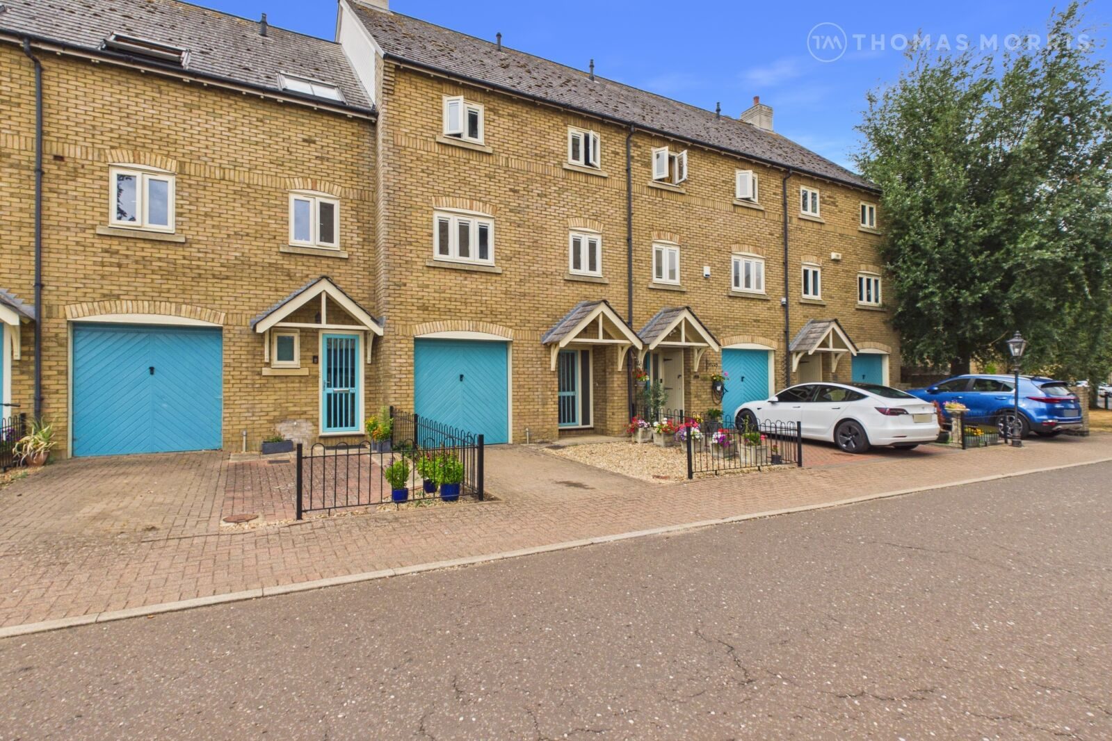 4 bedroom mid terraced house for sale