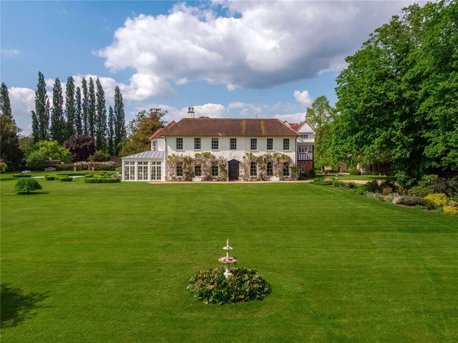 Marlow: grade II listed house