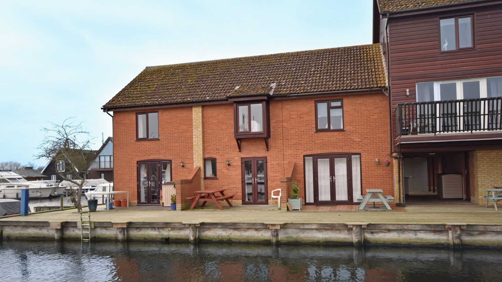 Horning 2 Bedroom Town house