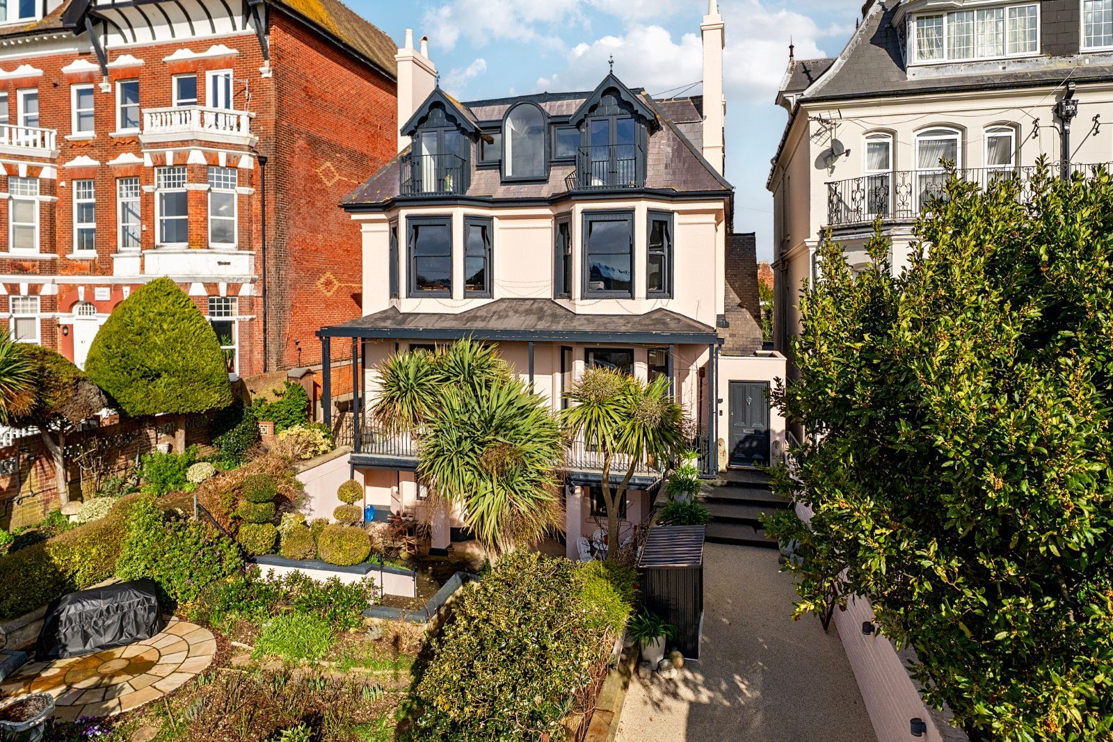Southsea: period waterfront apartment