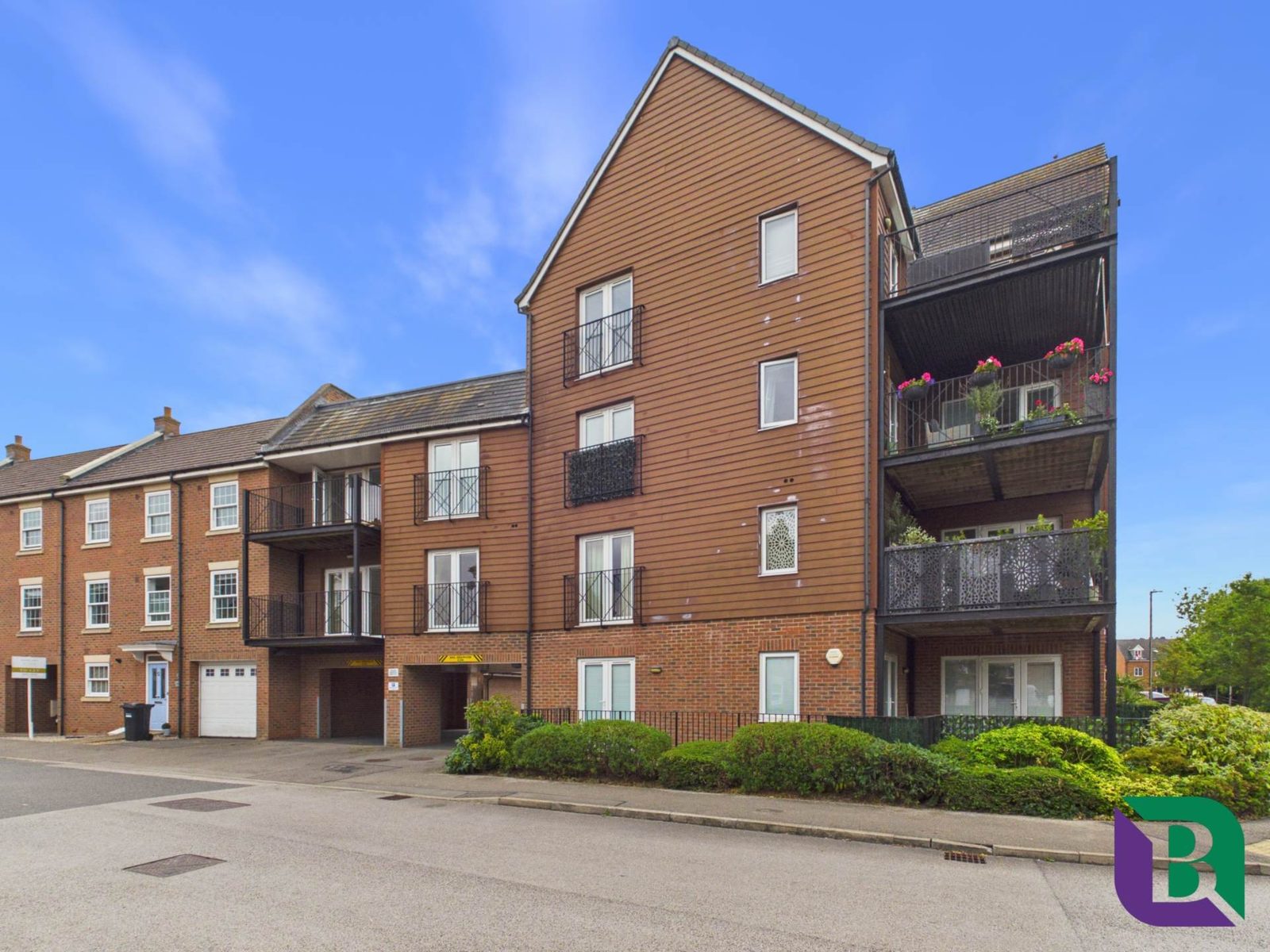 Chain free waterfront apartment, Woburn Sands