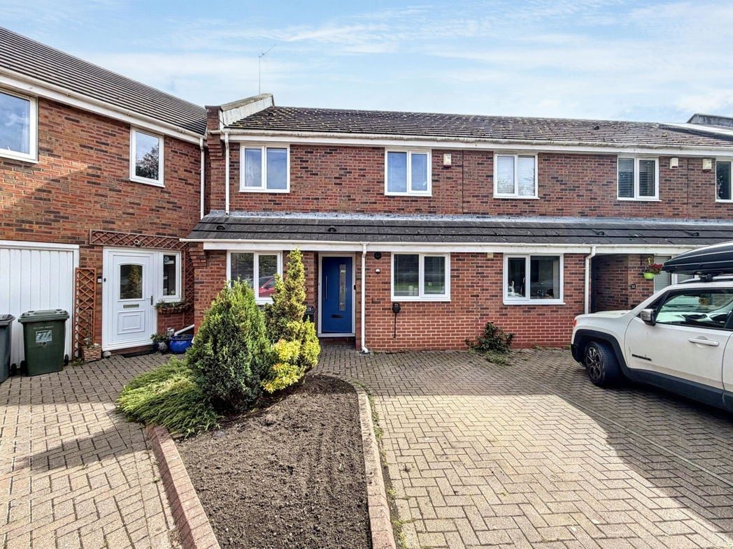 3 bed terraced house to buy in NE29