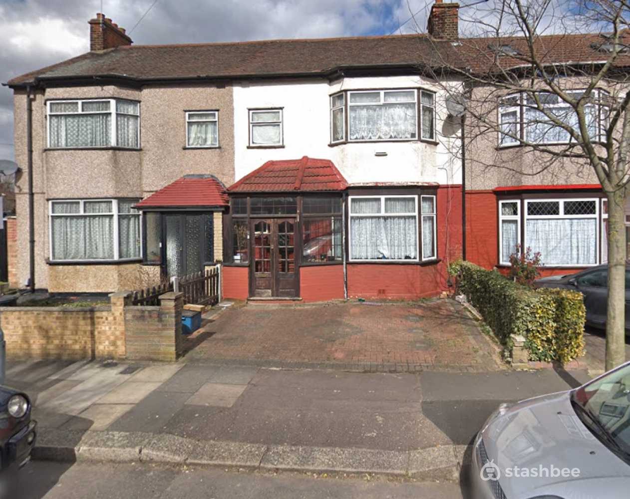Parking Space to Rent in Ilford, IG2