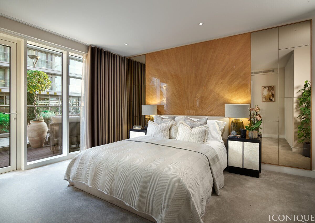 Waterfront apartment with a pool, W6 9