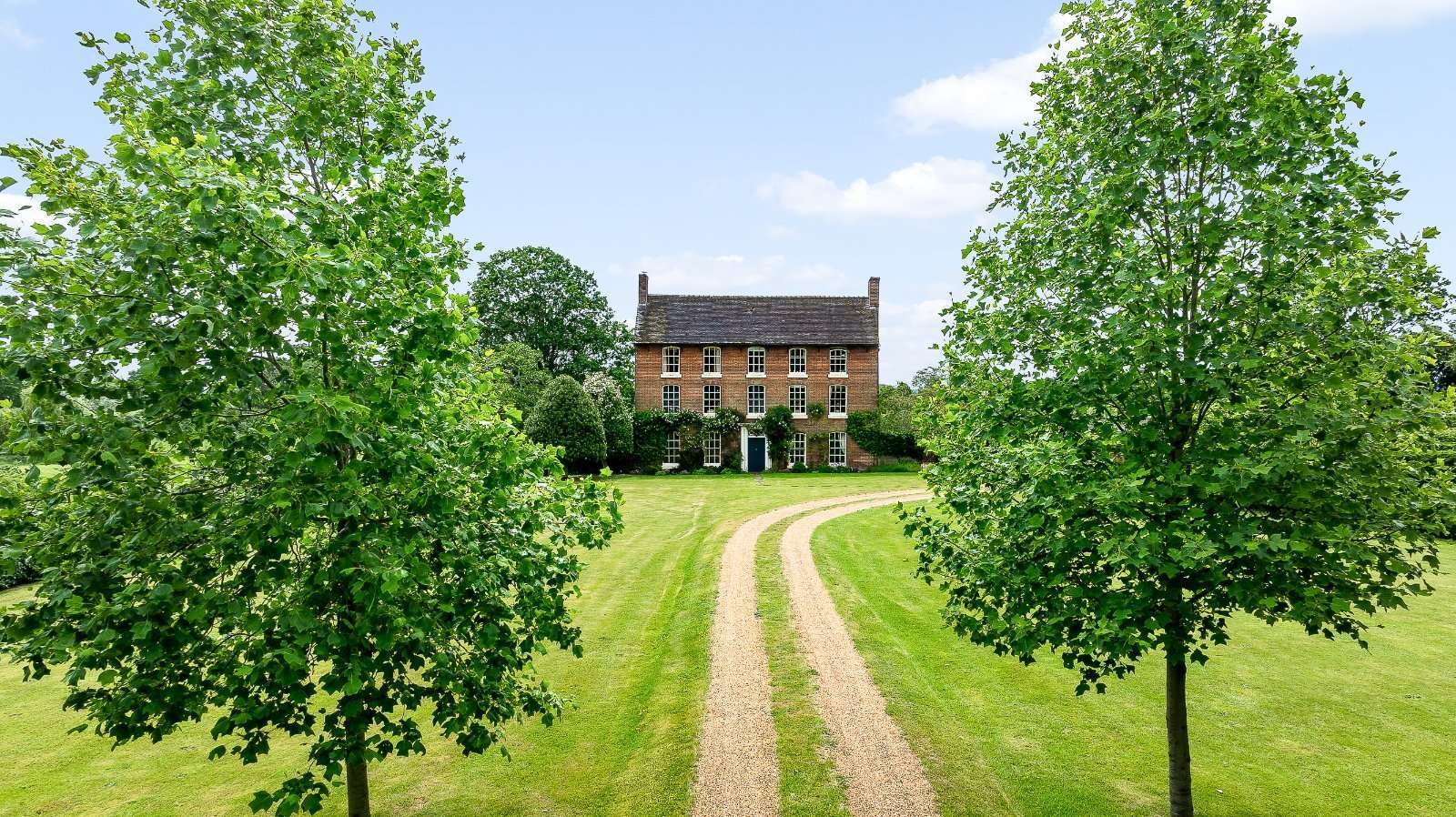 Period farmhouse in Newport