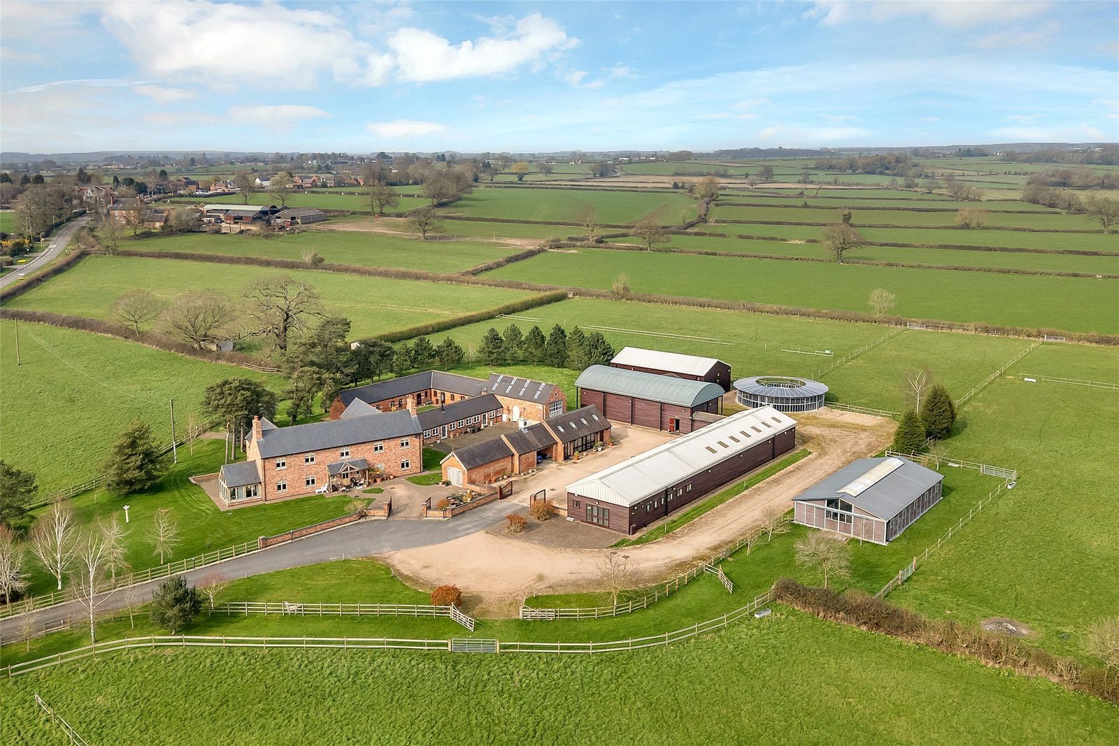 Nuneaton: detached house with outbuildings