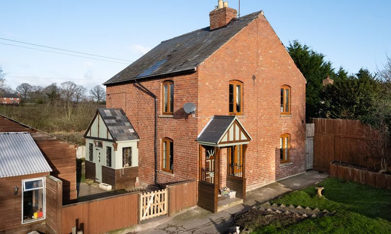 Smallholding with paddocks in Spout