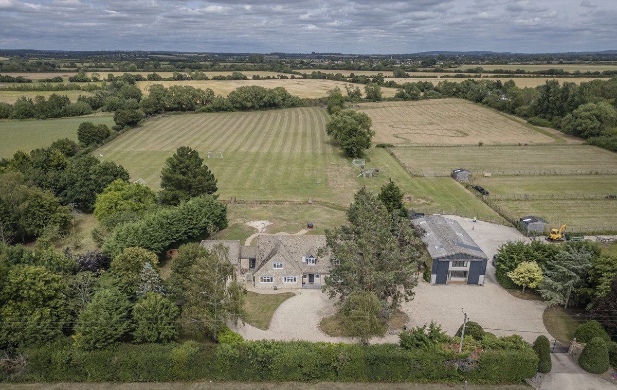 Detached House for sale with 6 bedrooms, Buckland Road Bampton, Oxfordshire