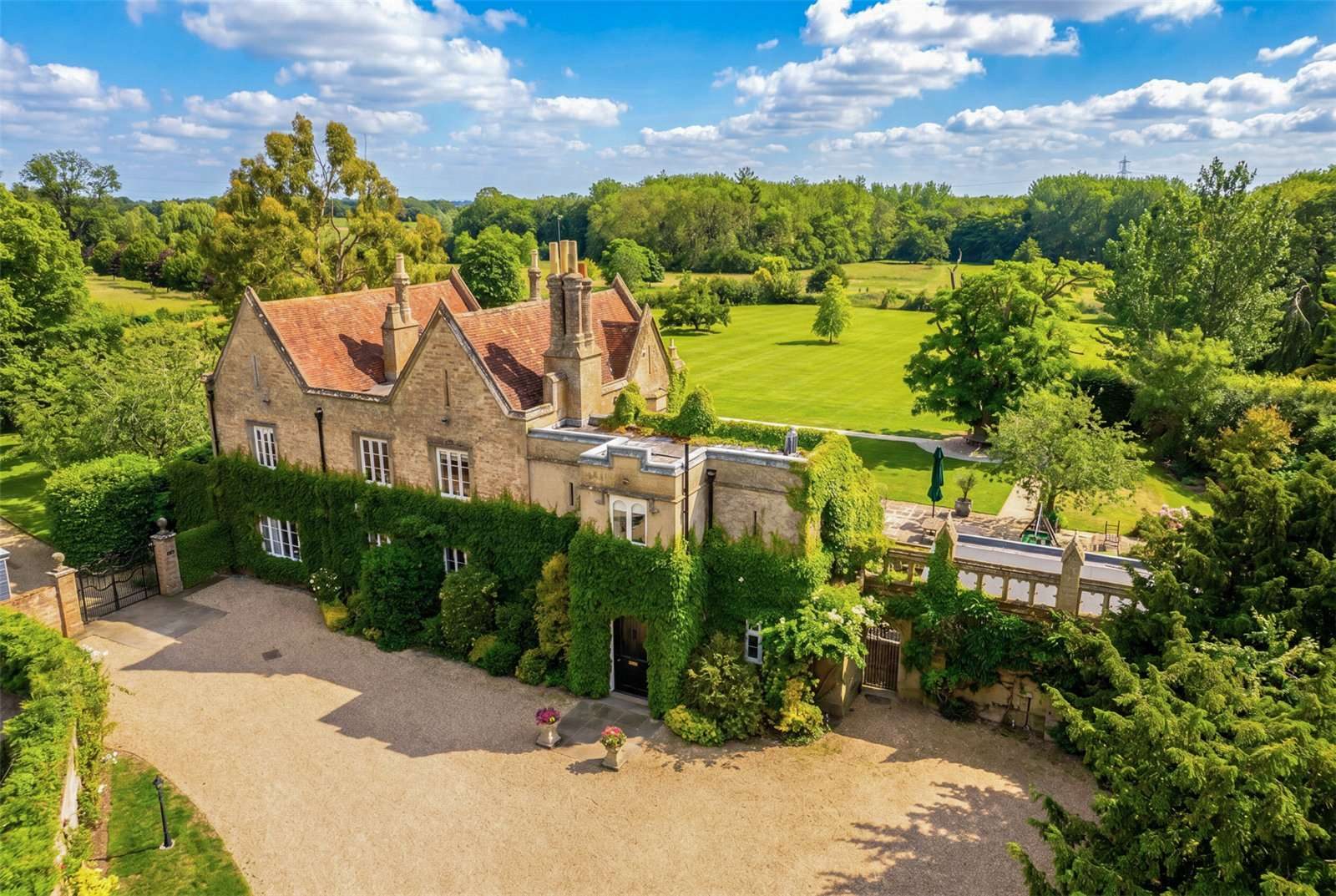 House with an annexe, Ware