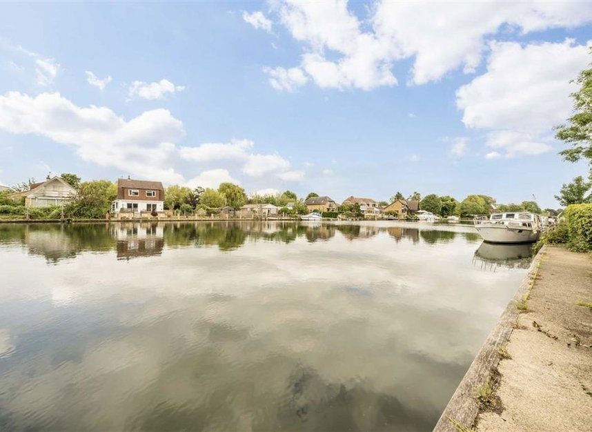 RiversideEgham, TW20