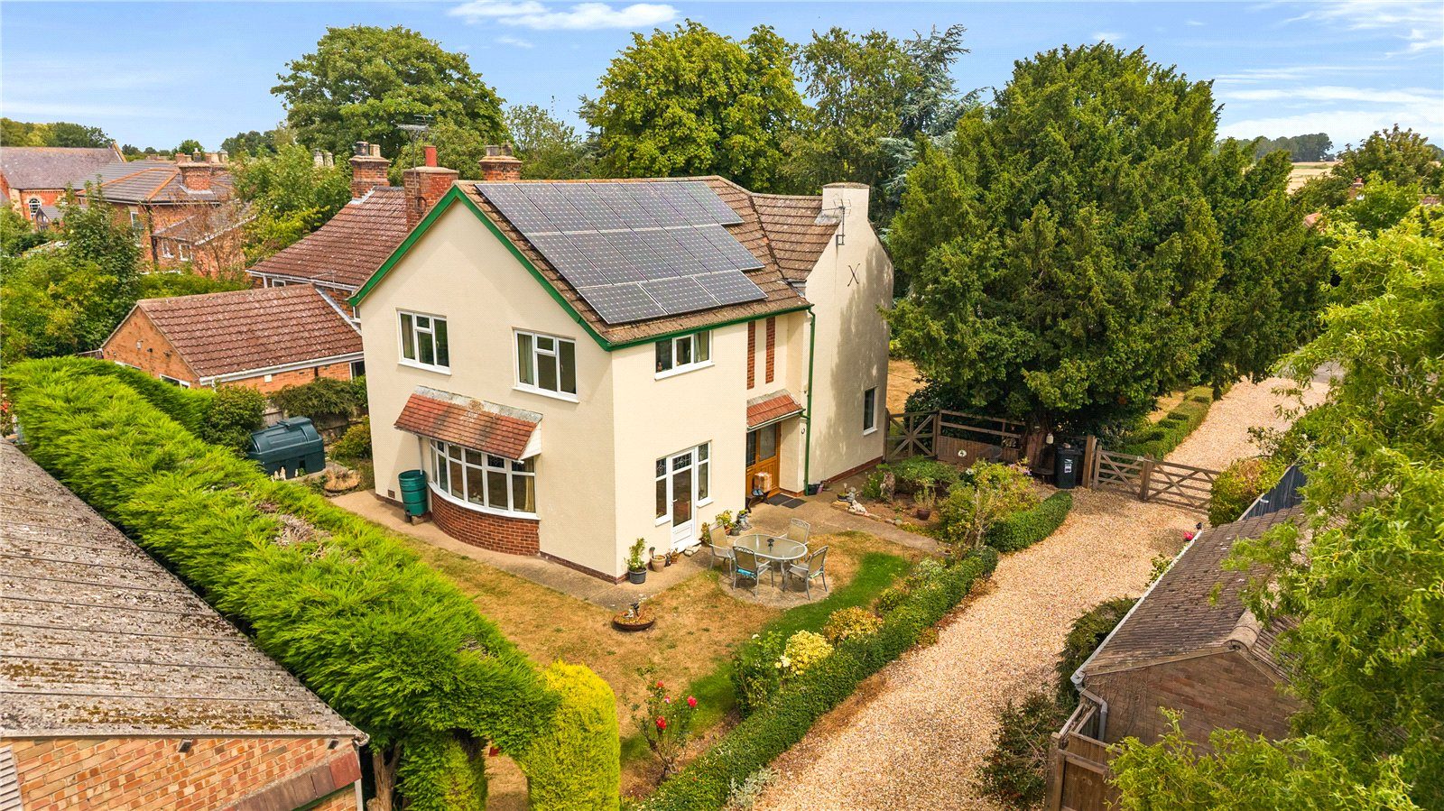 Marshchapel: detached house with paddocks
