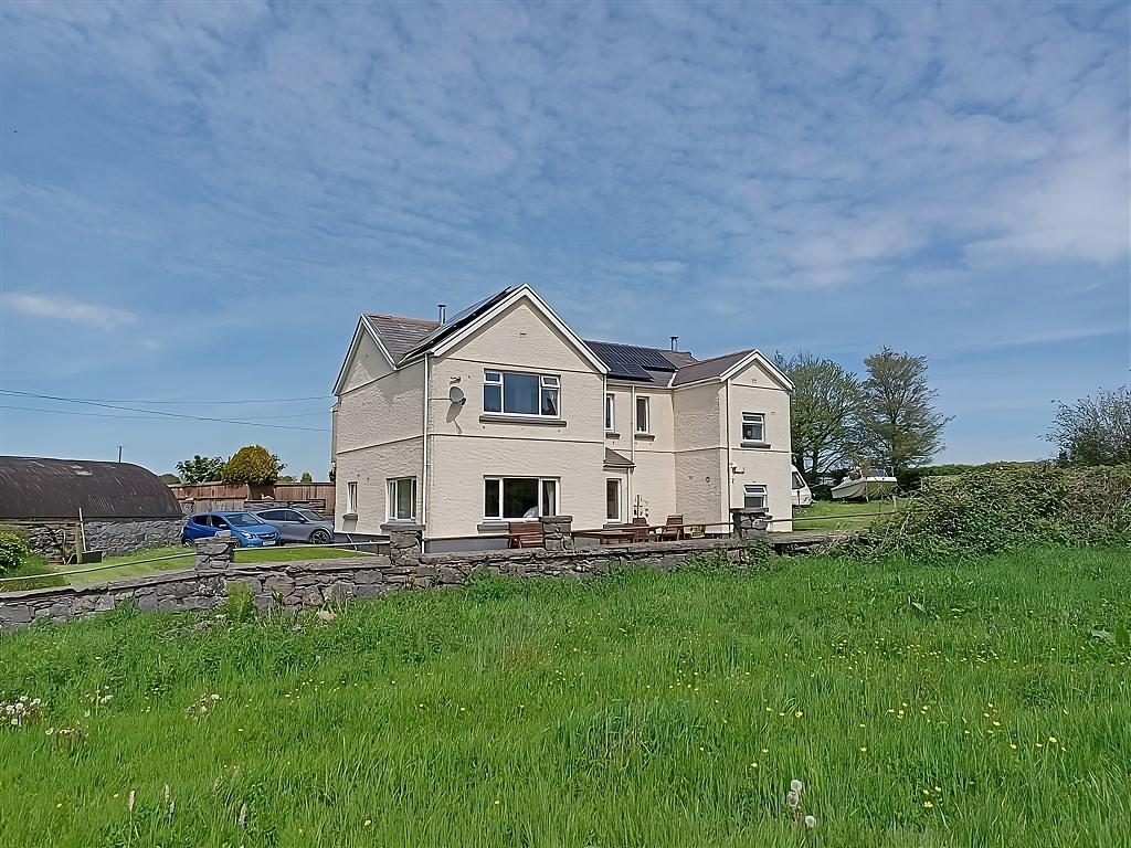 Kidwelly: farmhouse with outbuildings