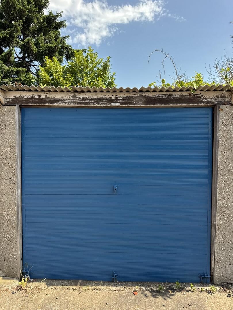 Garage at Havis Road, Stanford-Le-Hope