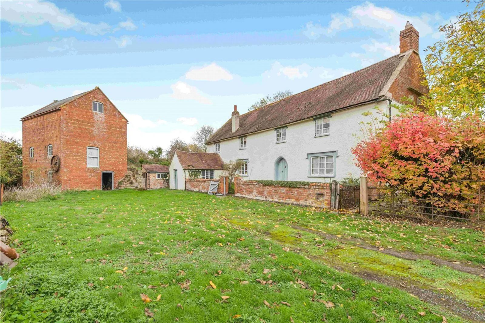 Grade II listed farmhouse, Worcest