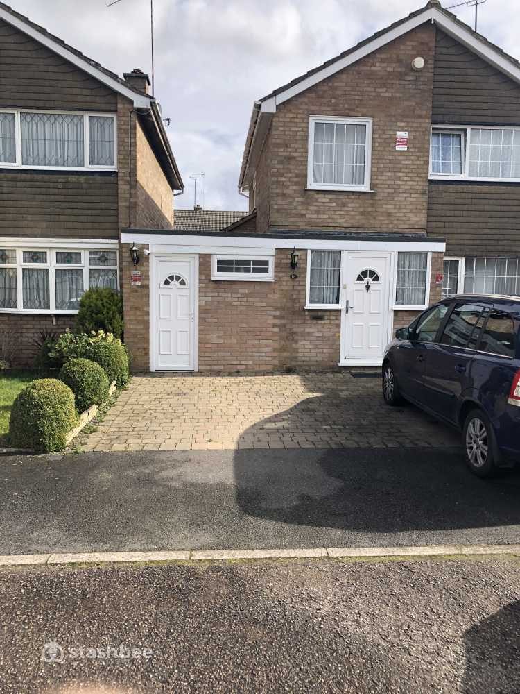 Parking Space to Rent in Luton, LU4