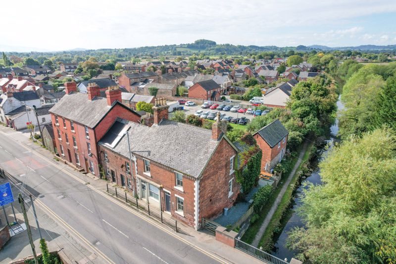 North Road, Llanymynech