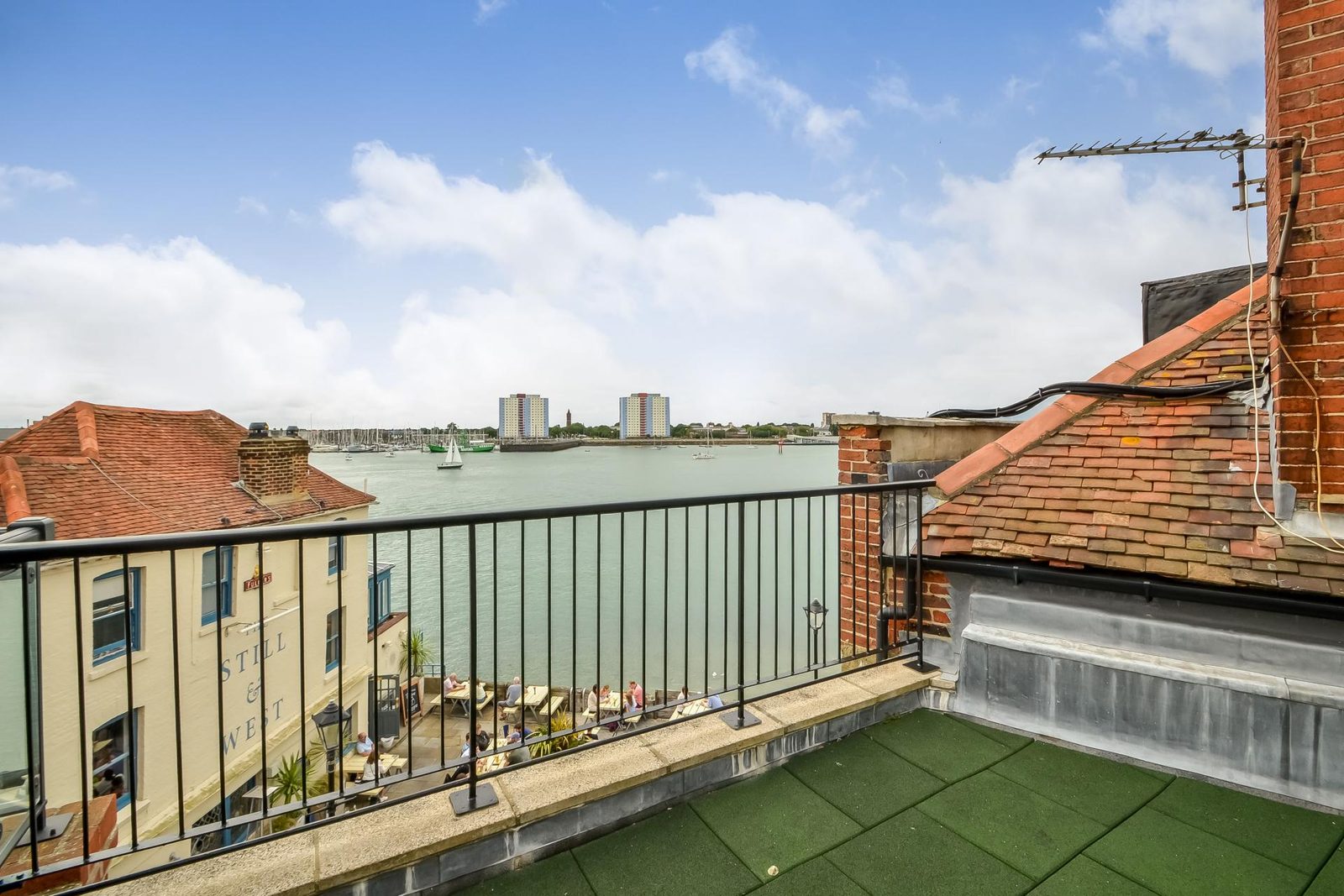 Town House for sale with 2 bedrooms, Old Portsmouth, Hampshire