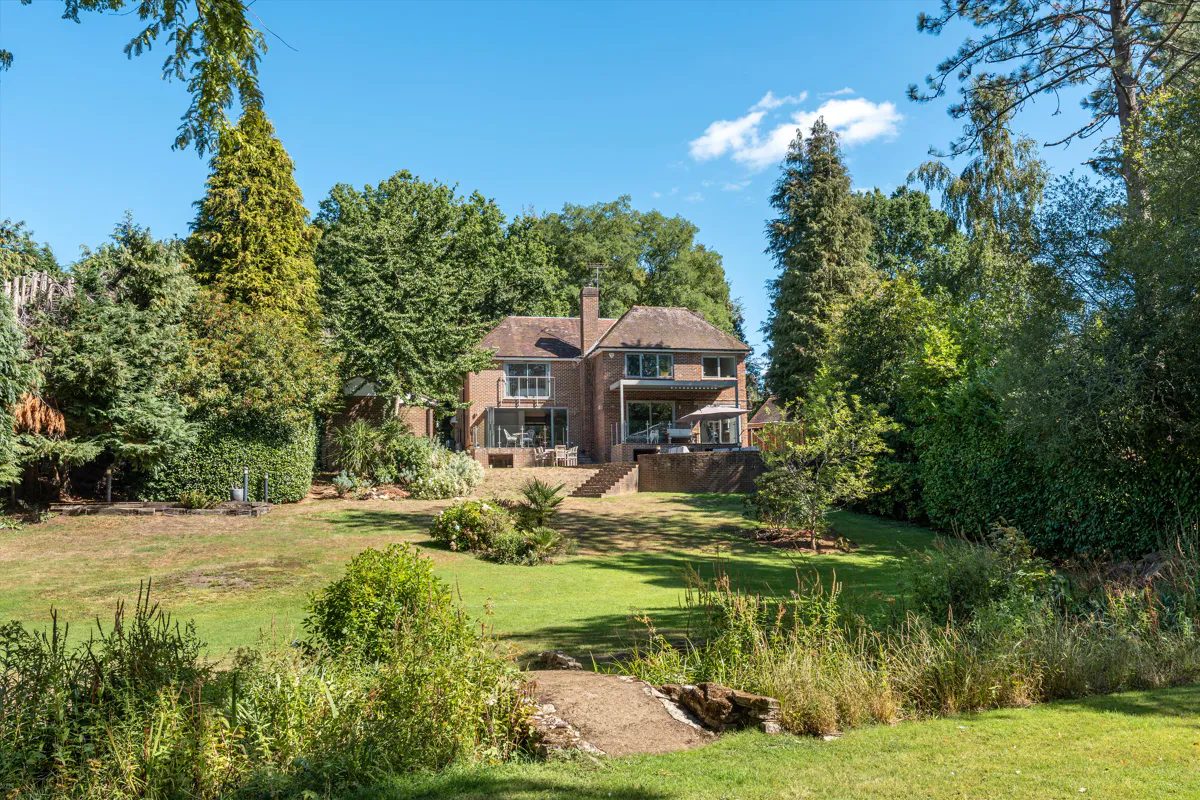 Bracken Close, Wonersh, Guildford, Surrey GU5.
