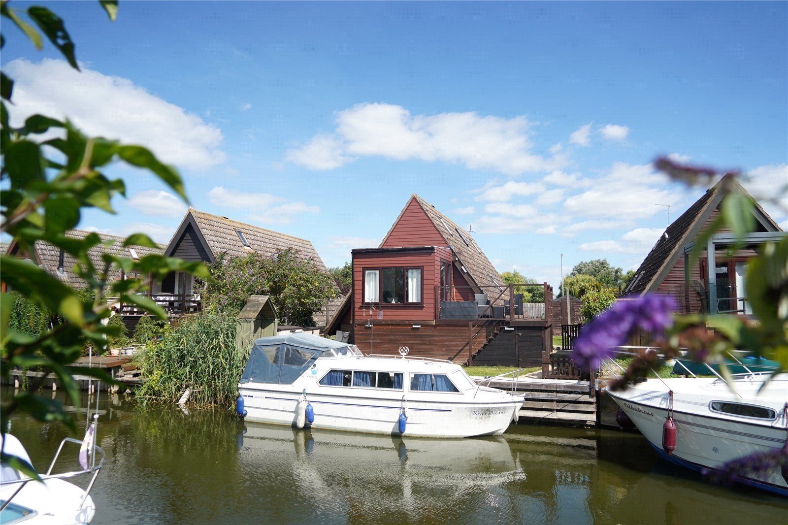 Detached house with a mooring in Ely
