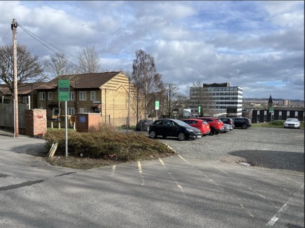 Parking on Rooms Inn, NE4