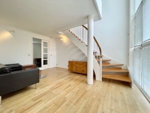 Princes Court, London