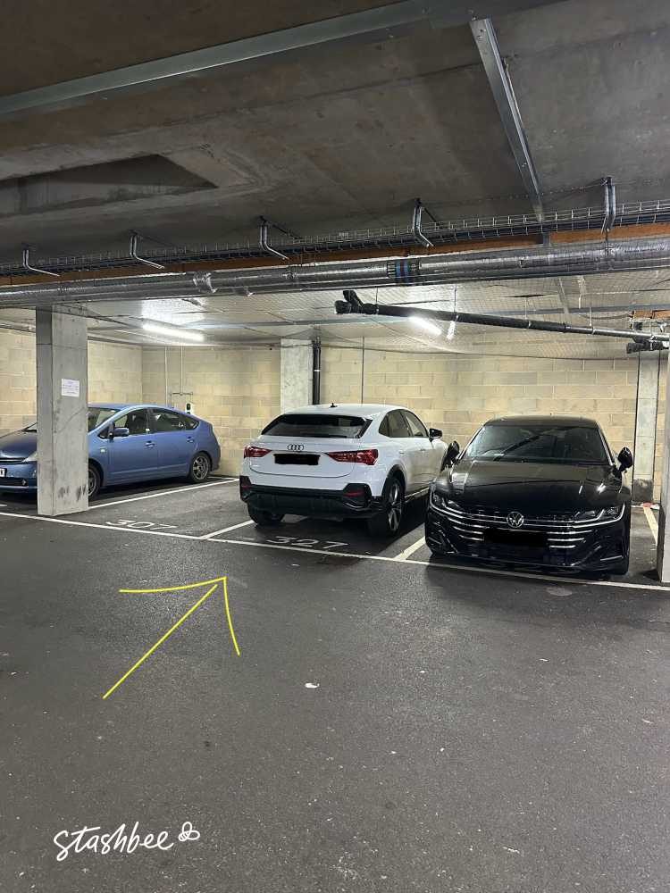 Parking Space to Rent in North West London, NW9