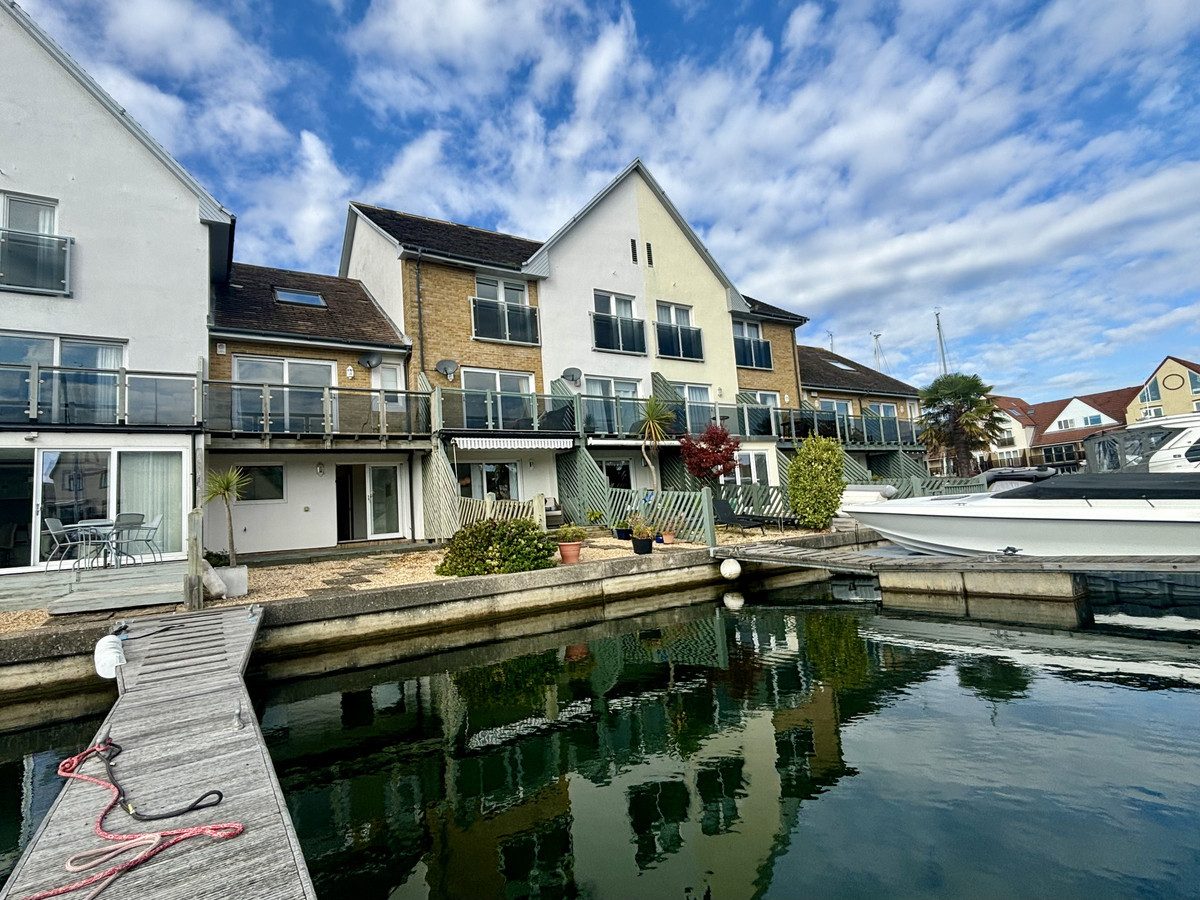 Townhouse with a mooring, Portsmouth