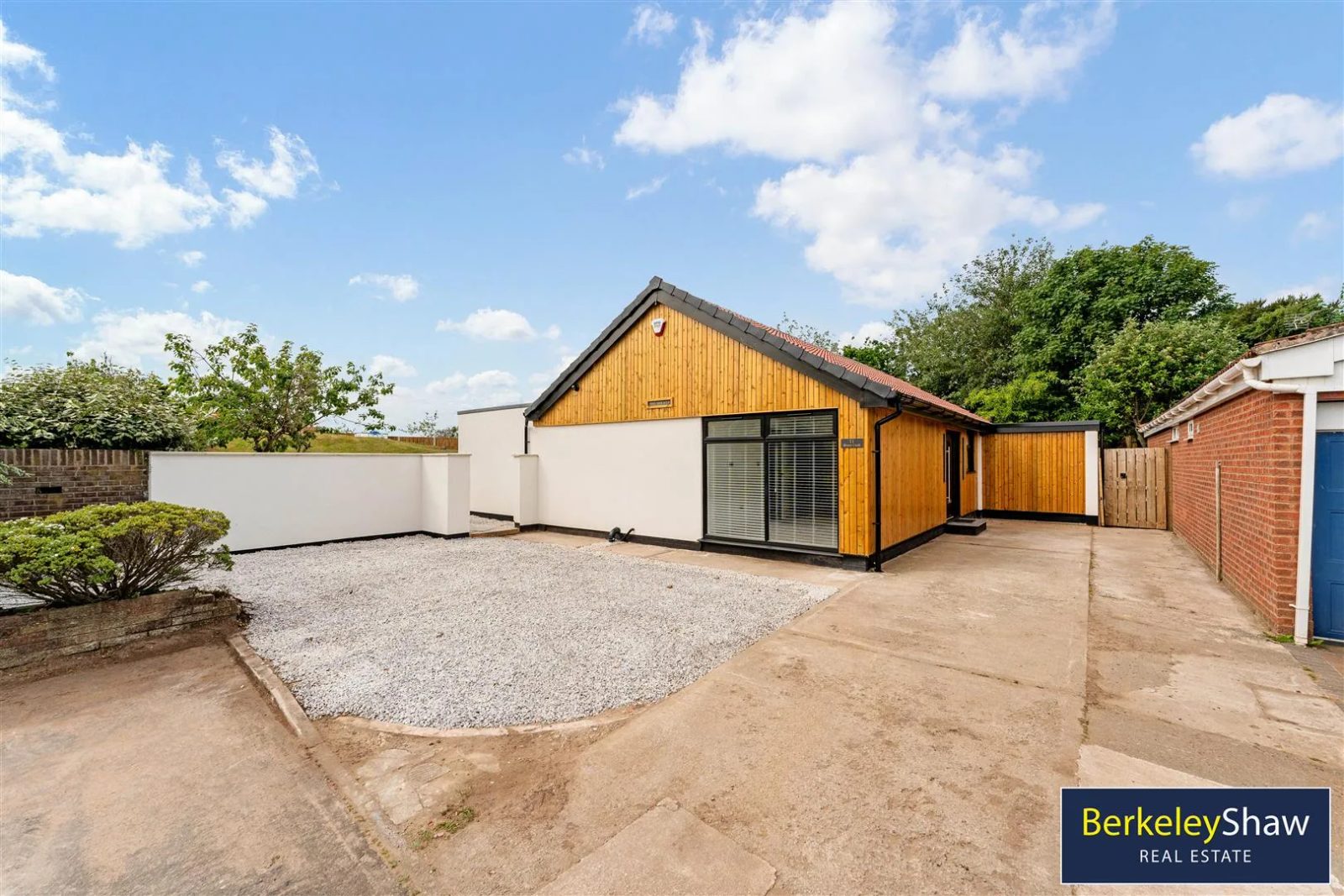 Chain free bungalow in Hightown